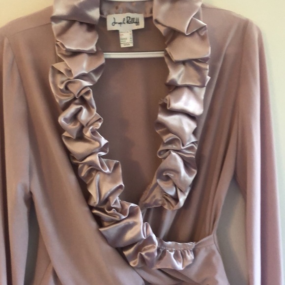 Joseph Ribkoff ruffled top. - Picture 3 of 5